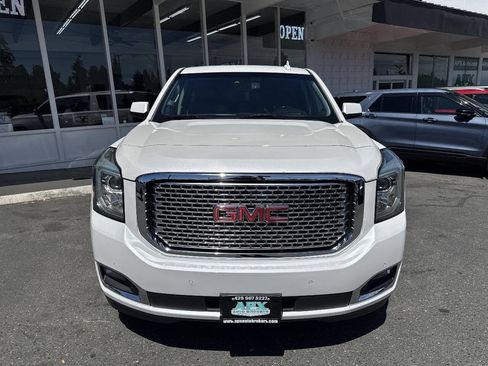 Used 2017 GMC Yukon XL Denali AWD/4WD image 10