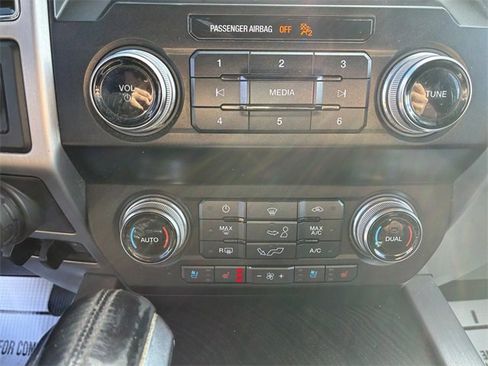 Used 2019 Ford F150 Platinum w/ Equipment Group 701A Luxury image 28