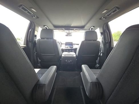 Used 2024 Chevrolet Tahoe LT w/ Luxury Package RWD image 21