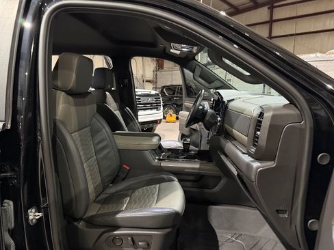 Used 2024 Chevrolet Silverado 1500 ZR2 AWD/4WD image 25