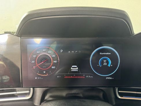 Used 2025 Hyundai Elantra SEL image 21