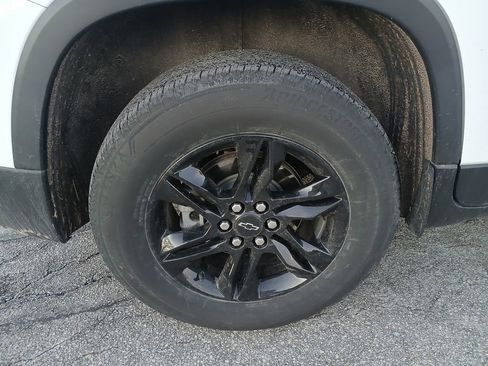 Certified 2022 Chevrolet Traverse LS w/ Midnight/Sport Edition image 32