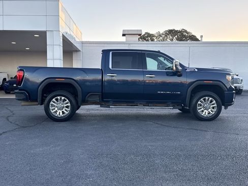 Used 2021 GMC Sierra 2500 Denali w/ Denali Ultimate Package image 2