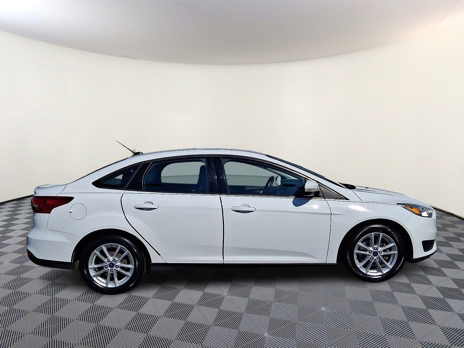 Used 2016 Ford Focus SE FWD image 8