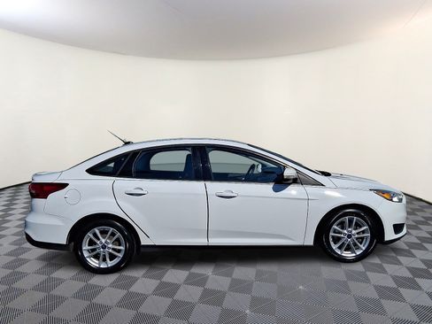 Used 2016 Ford Focus SE FWD image 8