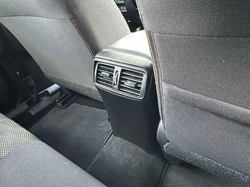 Certified 2022 Nissan Rogue Sport SV image 26