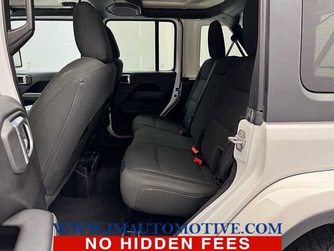 Used 2019 Jeep Wrangler Unlimited Sahara w/ Cold Weather Group AWD/4WD image 13