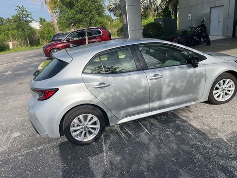 Used 2026 Toyota Corolla SE FWD image 3