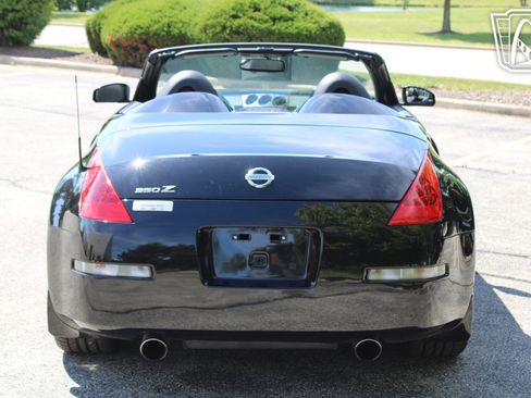 Used 2006 Nissan 350Z Touring RWD image 29