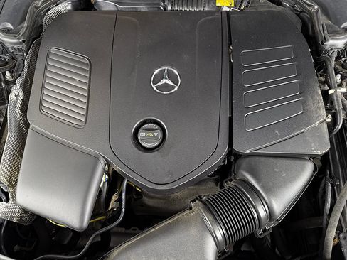 Used 2025 Mercedes-Benz C 300 4MATIC Sedan image 18