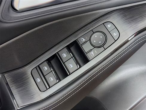 Used 2023 Nissan Rogue SV w/ SV Premium B Package AWD/4WD image 19