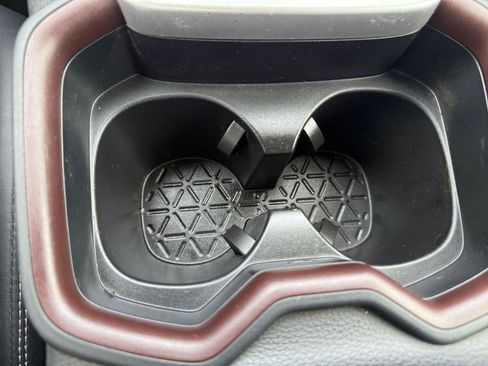 Used 2019 Toyota RAV4 Limited FWD image 34
