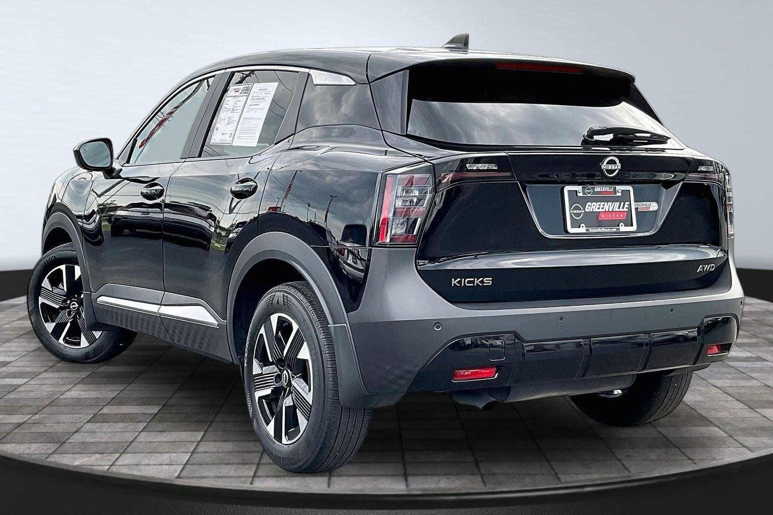 Certified 2025 Nissan Kicks SV AWD/4WD image 3