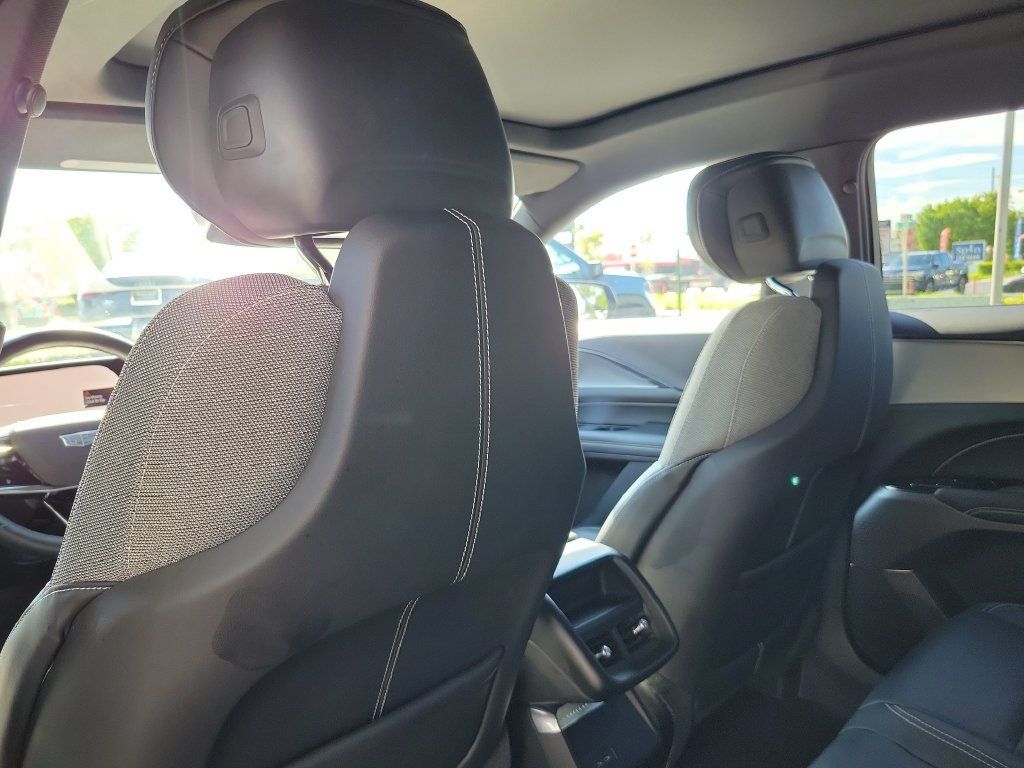 Used 2024 Cadillac Lyriq Tech RWD image 16