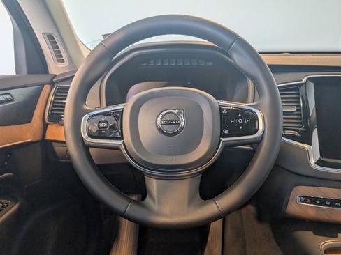 Used 2023 Volvo XC90 B6 Plus w/ Protection Package Premier image 18