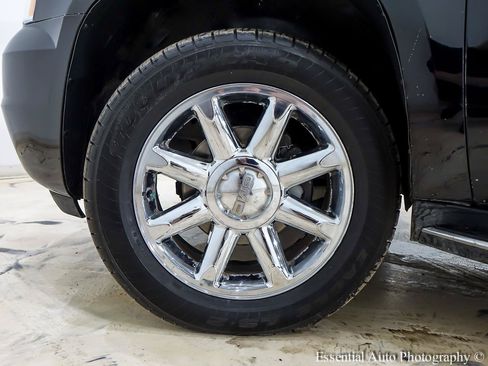 Used 2009 GMC Yukon Denali AWD/4WD image 12