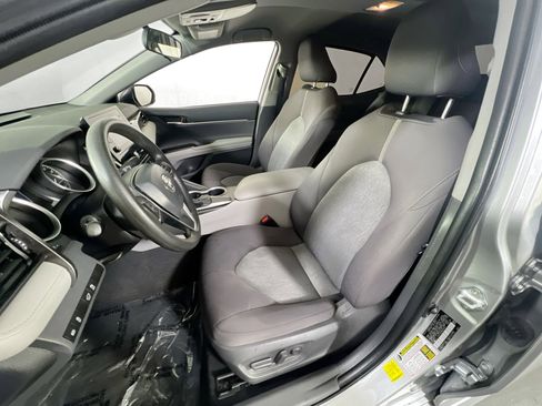Used 2021 Toyota Camry LE FWD image 19