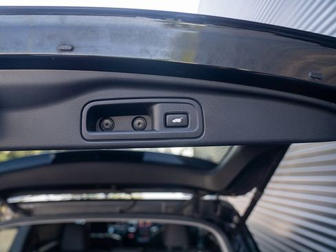 Used 2016 Honda Pilot Touring image 24