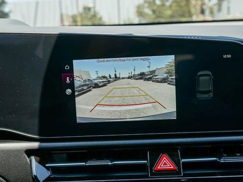 Used 2025 Kia Niro EX FWD image 25