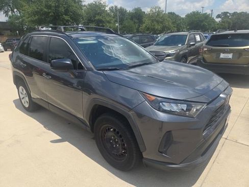 Used 2019 Toyota RAV4 LE FWD image 1
