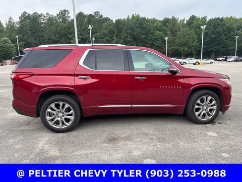 Used 2019 Chevrolet Traverse Premier w/ Driver Confidence II Package FWD image 8