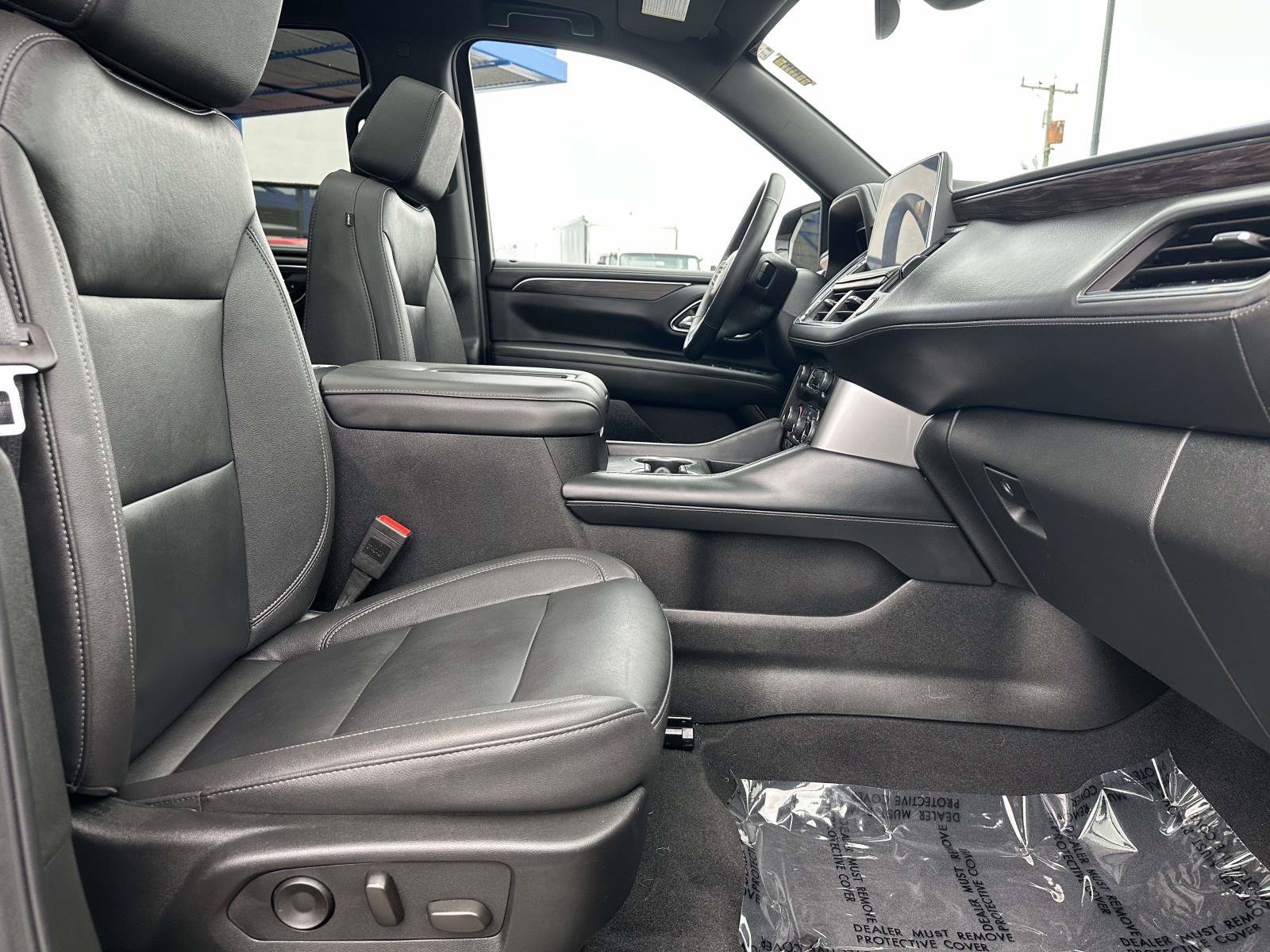 Used 2024 Chevrolet Suburban Z71 w/ Luxury Package AWD/4WD image 30