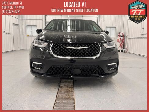Used 2024 Chrysler Pacifica Touring-L FWD image 14