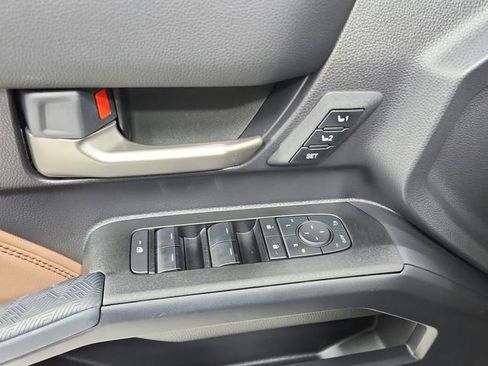 Used 2025 Toyota 4Runner Limited image 34