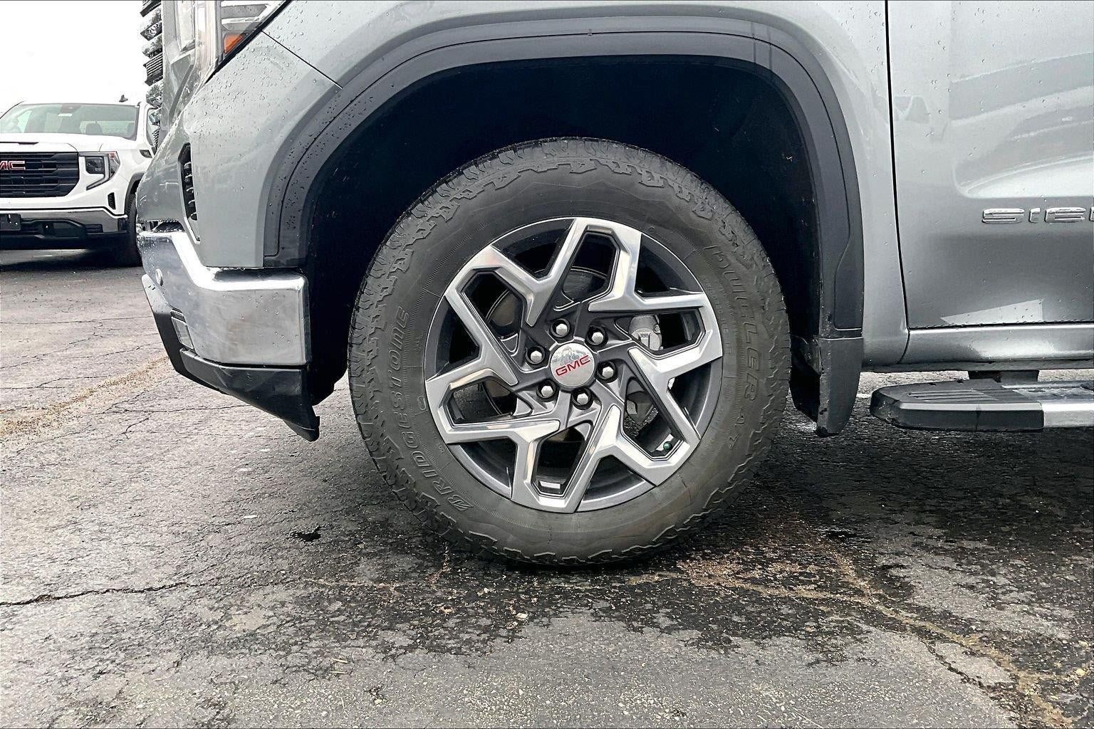 Used 2024 GMC Sierra 1500 SLT w/ SLT Premium Plus Package AWD/4WD image 2