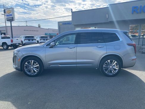 Used 2025 Cadillac XT6 Premium Luxury image 8