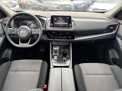 Used 2021 Nissan Rogue SV FWD image 10