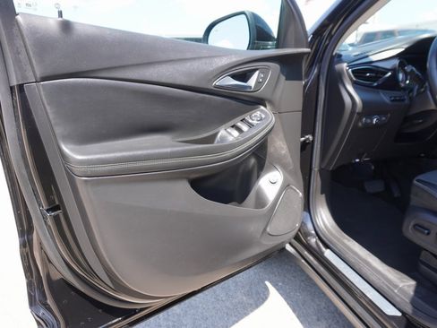 Used 2022 Buick Encore GX Select w/ Advanced Technology Package image 8