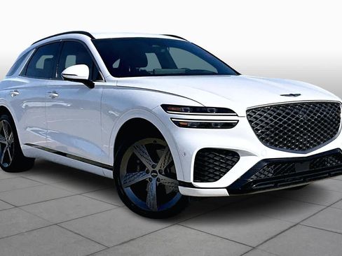 Used 2023 Genesis GV70 3.5T Sport w/ Sport Prestige Package image 2