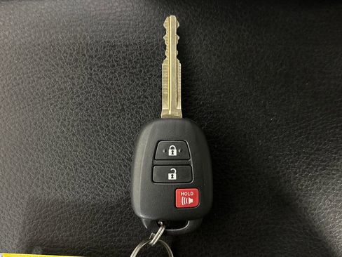 Used 2019 Toyota Tacoma SR5 image 32