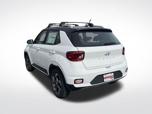 New 2026 Hyundai Venue SEL FWD image 3