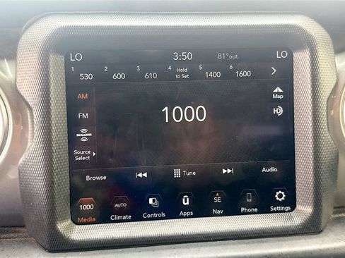 Used 2023 Jeep Wrangler Unlimited Sahara AWD/4WD image 16