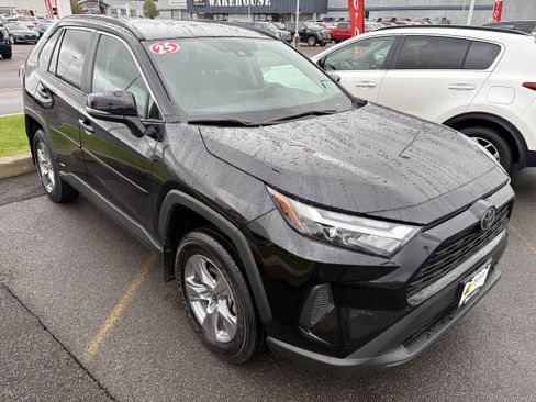 Certified 2025 Toyota RAV4 XLE AWD/4WD image 2