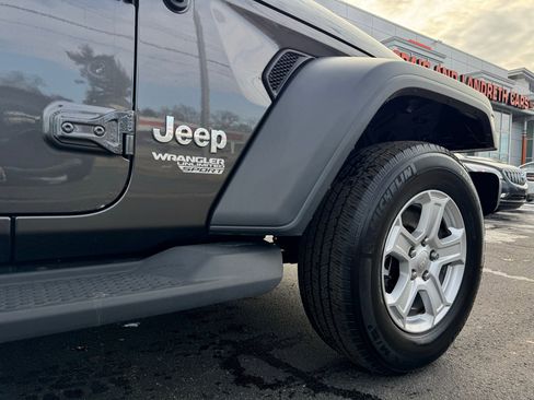 Used 2019 Jeep Wrangler Unlimited Sport S image 24