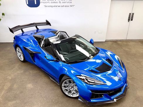 Used 2026 Chevrolet Corvette ZR1 w/ ZR1 Carbon Fiber Aero Package image 50