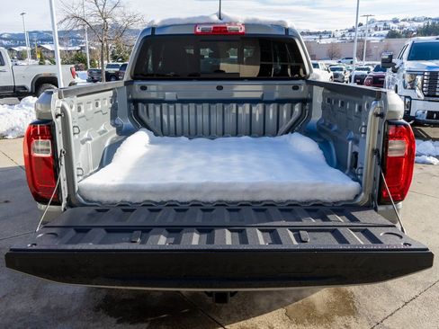 New 2025 GMC Canyon Elevation w/ Convenience Package image 31