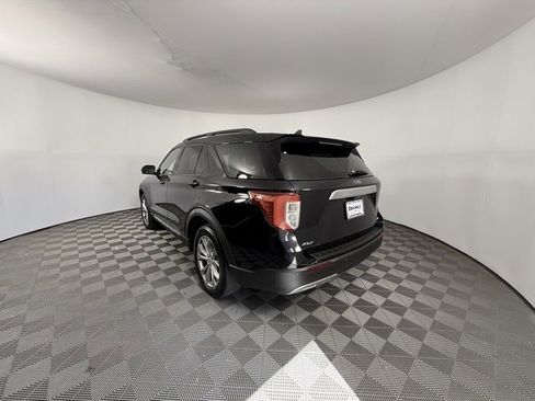 Used 2022 Ford Explorer XLT w/ Equipment Group 202A image 27