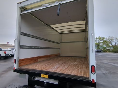 New 2024 Ford E-450 and Econoline 450 Super Duty w/ Power Windows & Locks Group image 13