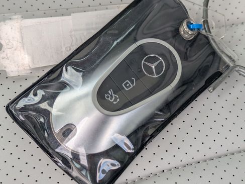 New 2026 Mercedes-Benz EQE 320 4MATIC SUV image 35