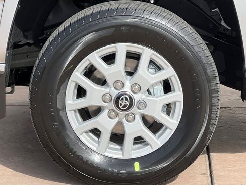 Certified 2025 Toyota Tacoma SR5 image 34