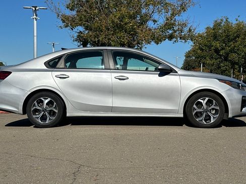 Used 2021 Kia Forte LXS FWD image 3