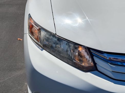 Used 2012 Honda Civic Hybrid Sedan image 8