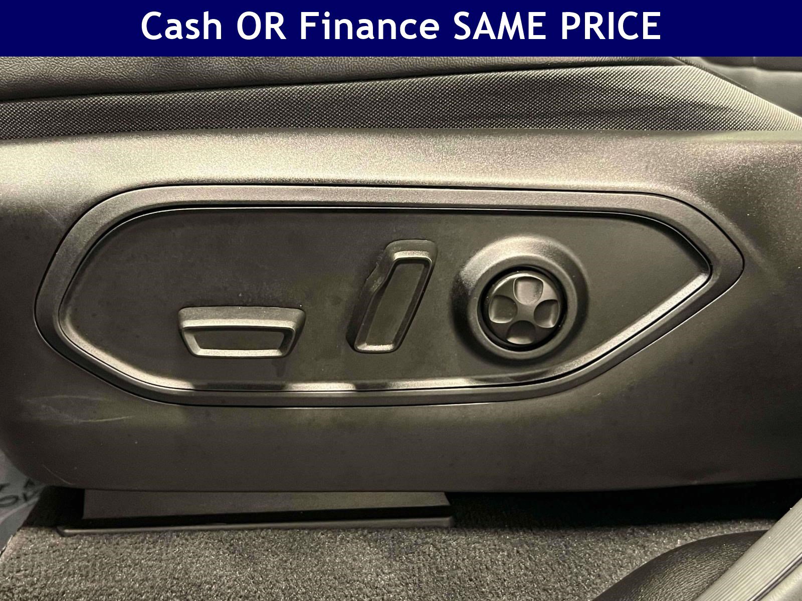 Used 2026 Jeep Grand Cherokee Limited w/ Limited Altitude Package AWD/4WD image 16
