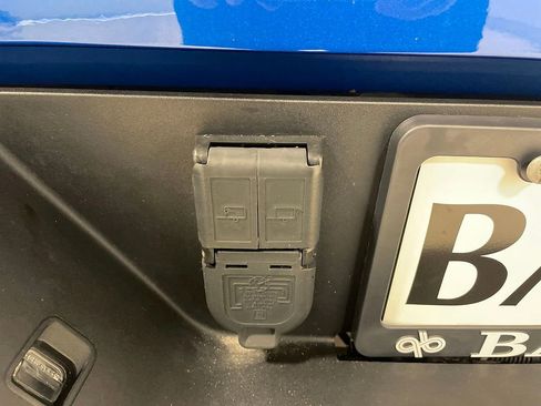 Used 2022 Chevrolet Silverado 1500 ZR2 w/ Technology Package image 13