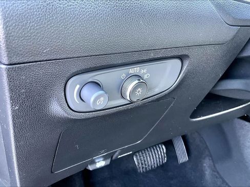 Used 2024 Buick Encore GX Avenir w/ Avenir Technology Package FWD image 32