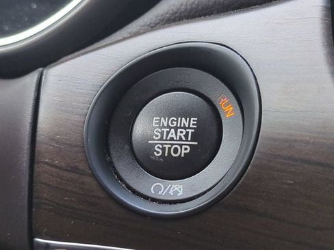 Used 2019 Jeep Grand Cherokee Overland AWD/4WD image 29